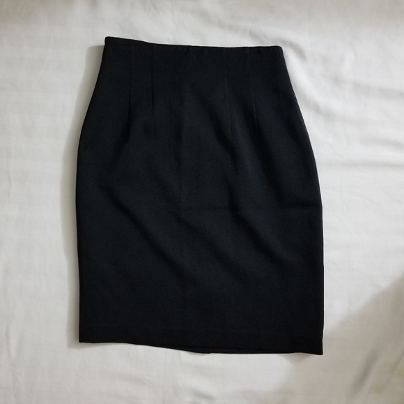 Like new skirt - Picture 2 of 2